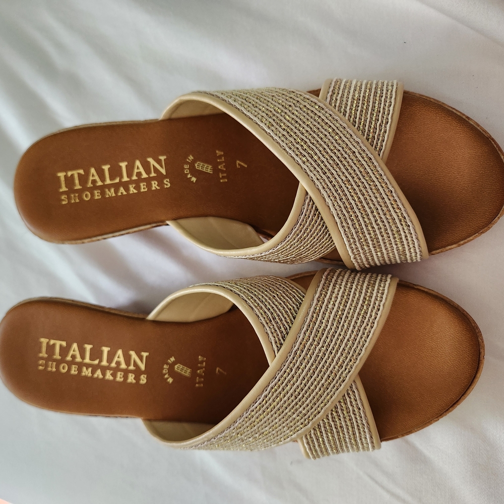 Italian Shoemakers Women's Tan and Cream Sandals